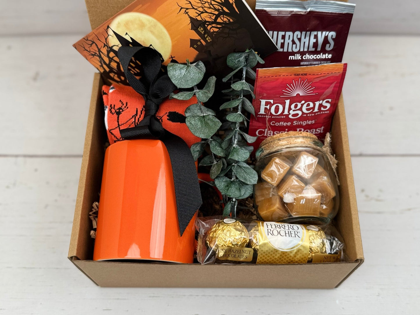 Halloween Gift - Spooky Cozy Gift Box - Gifterria -