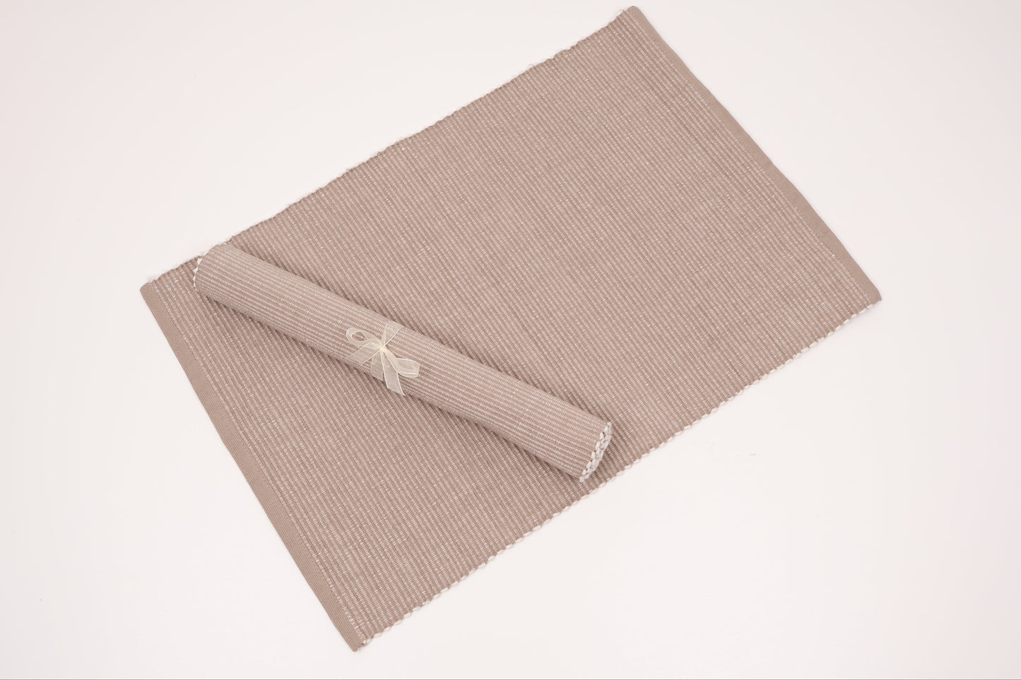 Elegant Cocktail Gift Box with a Copper Shaker, Glasses and Recipe Book