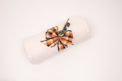 Cozy Fall Gift Box with a Cable-Knit Throw and a Ceramic Pumpkin