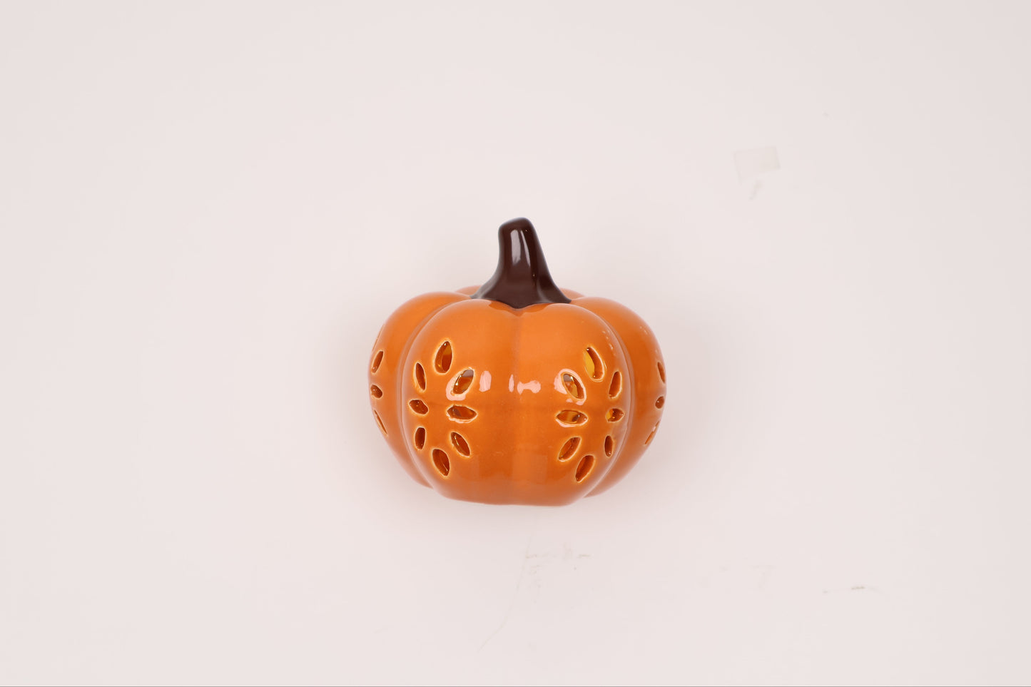 Cozy Fall Gift Box with a Cable-Knit Throw and a Ceramic Pumpkin