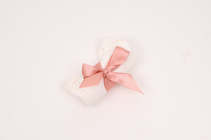 New Mom Gift Box in Pink with a Plush Throw and Coffee