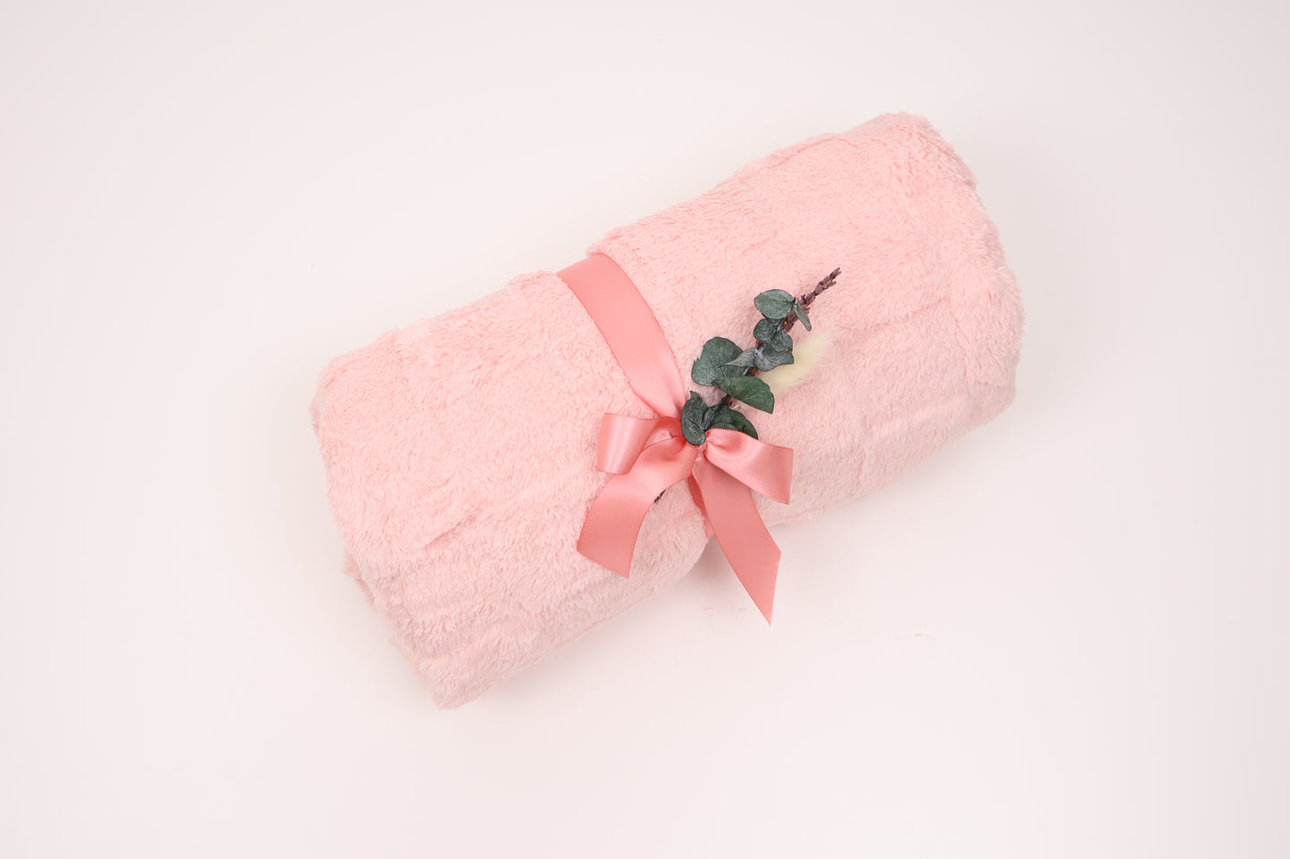New Mom Gift Box in Pink with a Plush Throw and Coffee