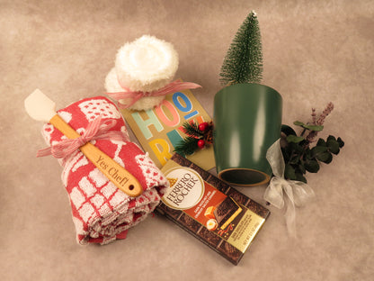 Cozy Christmas Mug & Treats Gift Box