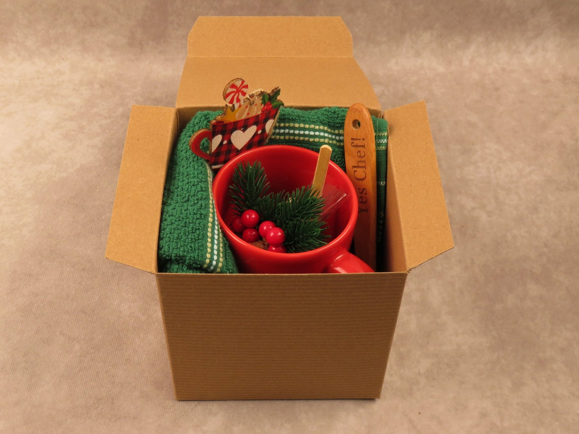 Christmas Mug Gift Set with Accessories - Gifterria - Gift Set