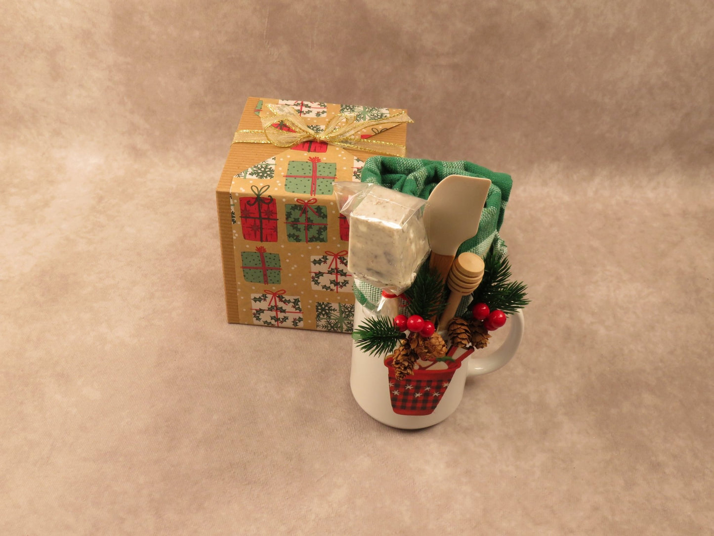 Christmas Mug Gift Set with Accessories - Gifterria - Gift Set
