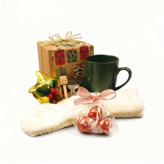 Cozy Christmas Green Mug Gift Set – Holiday Gift Box for Her or Him - Gifterria - 