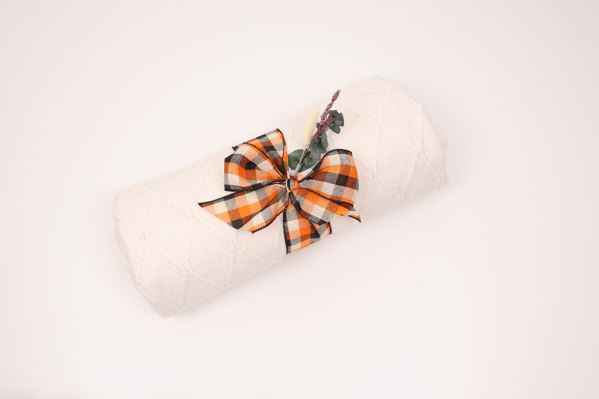 Cozy Fall Gift Box with a Cable-Knit Throw and a Ceramic Pumpkin - Gifterria US - Gift Box
