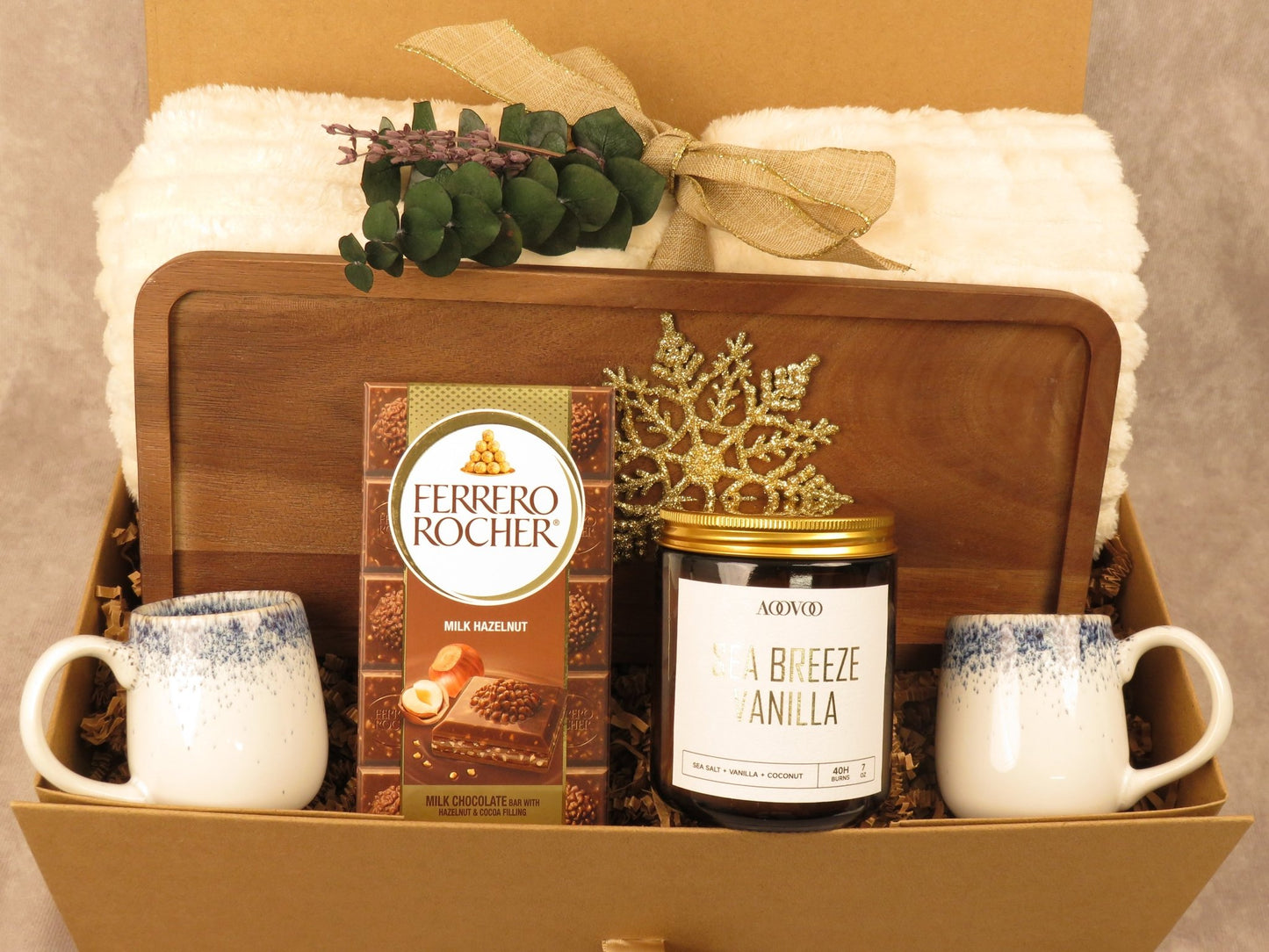 Cozy Gift Box with Chocolate Bar and Vanilla Candle - Gifterria - Gift Box