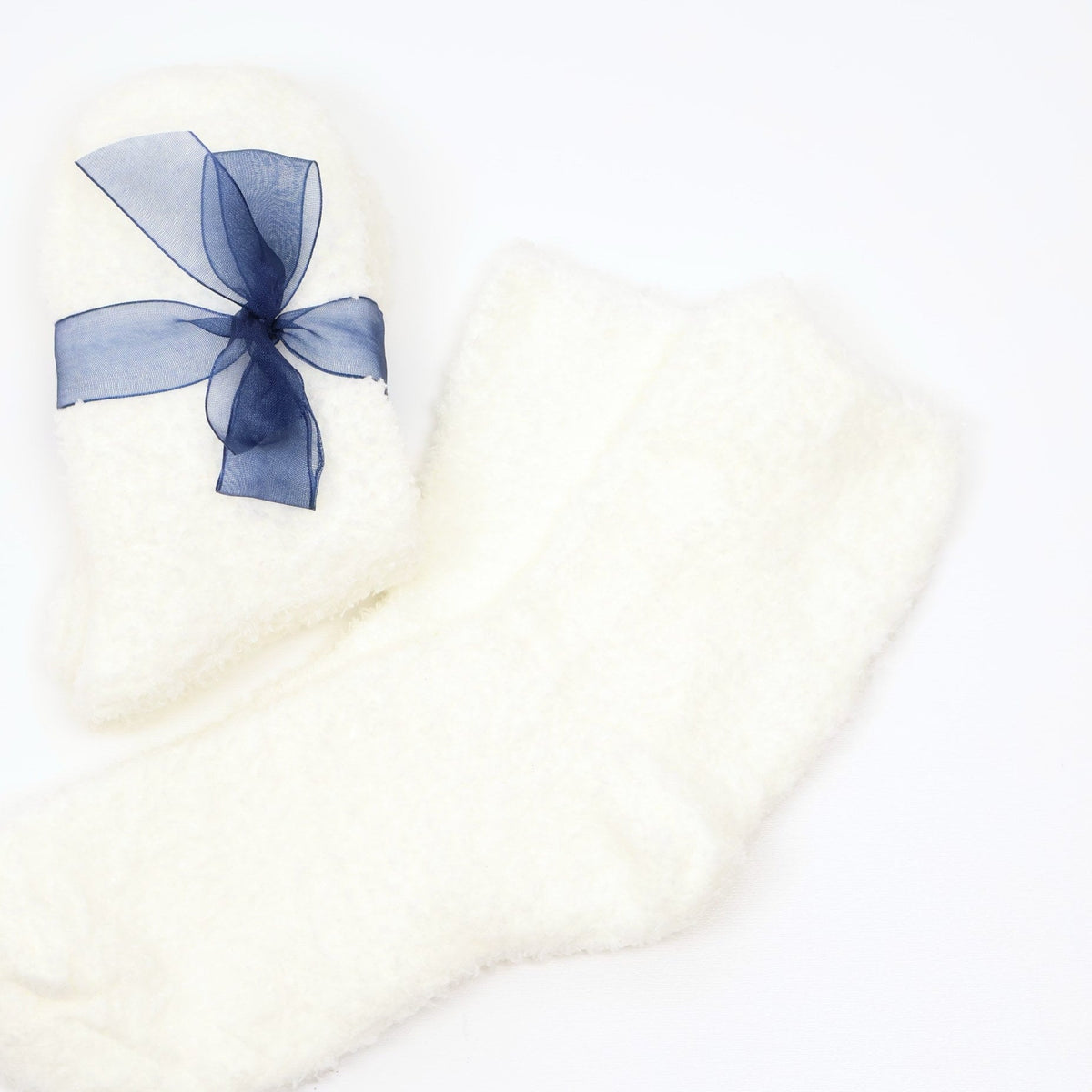 Cozy Winter Gift Box with a Plush Throw, Village Mugs and an LED House - Gifterria US - Gift Box