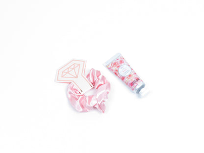 Romantic Gift Set with Cozy Blanket and Sweet Treats - Gifterria US - Gift Sets